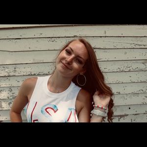 Meet your Posher, Hannah